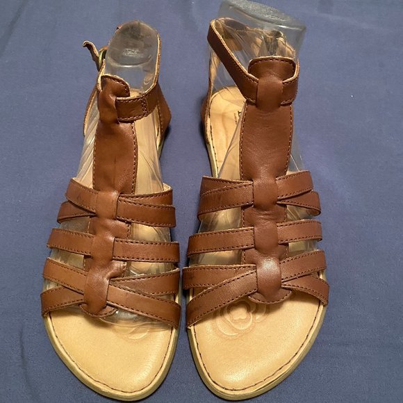 born flat sandals